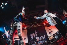 「ライブナタリー “T.N.T × FLOW” sponsored by Chikemoo」よりFLOWのライブの様子。（撮影：オカベメイ）