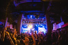 「ライブナタリー “T.N.T × FLOW” sponsored by Chikemoo」よりFLOWのライブの様子。（撮影：オカベメイ）