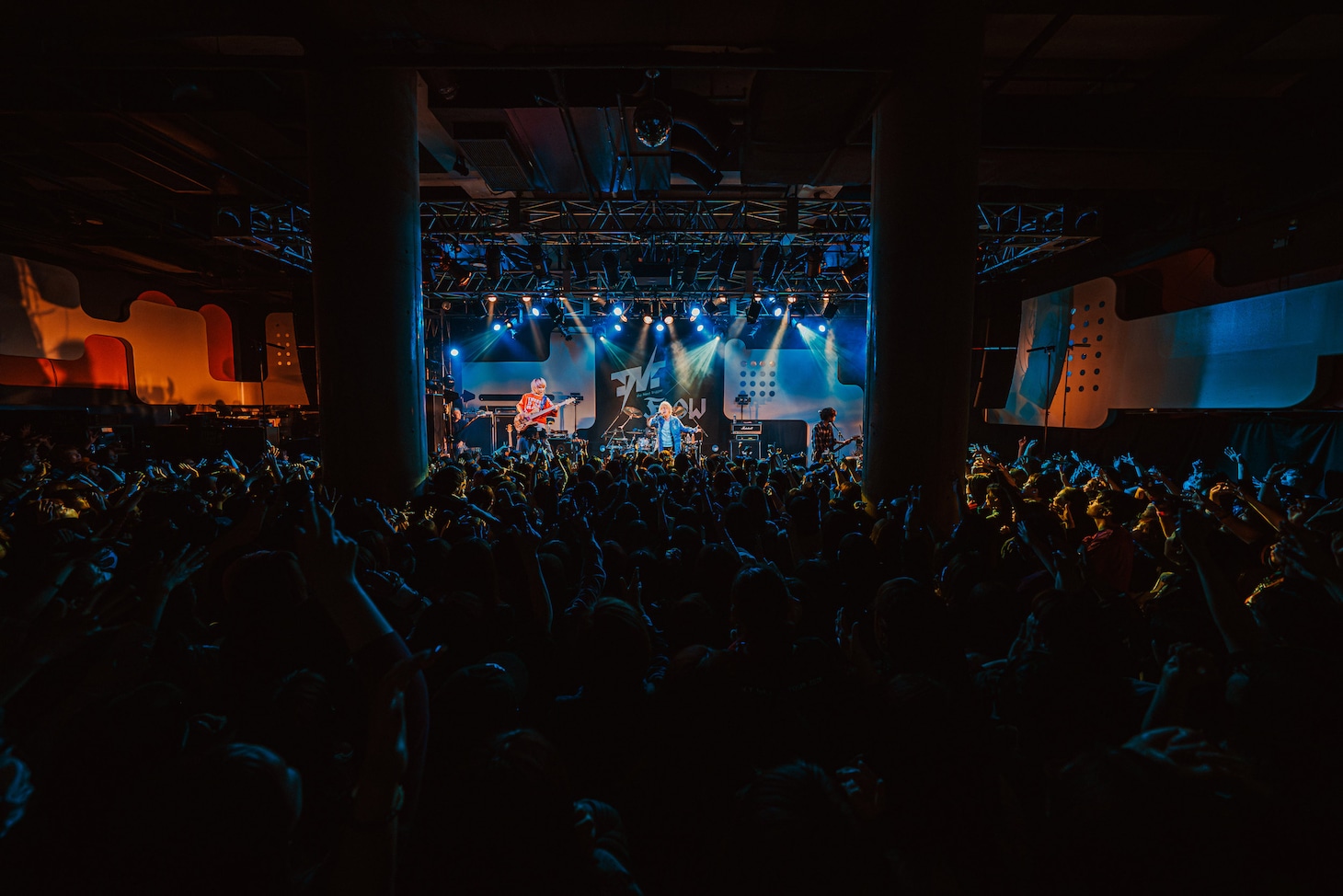 「ライブナタリー “T.N.T × FLOW” sponsored by Chikemoo」よりT.N.Tのライブの様子。（撮影：オカベメイ）（撮影：オカベメイ）