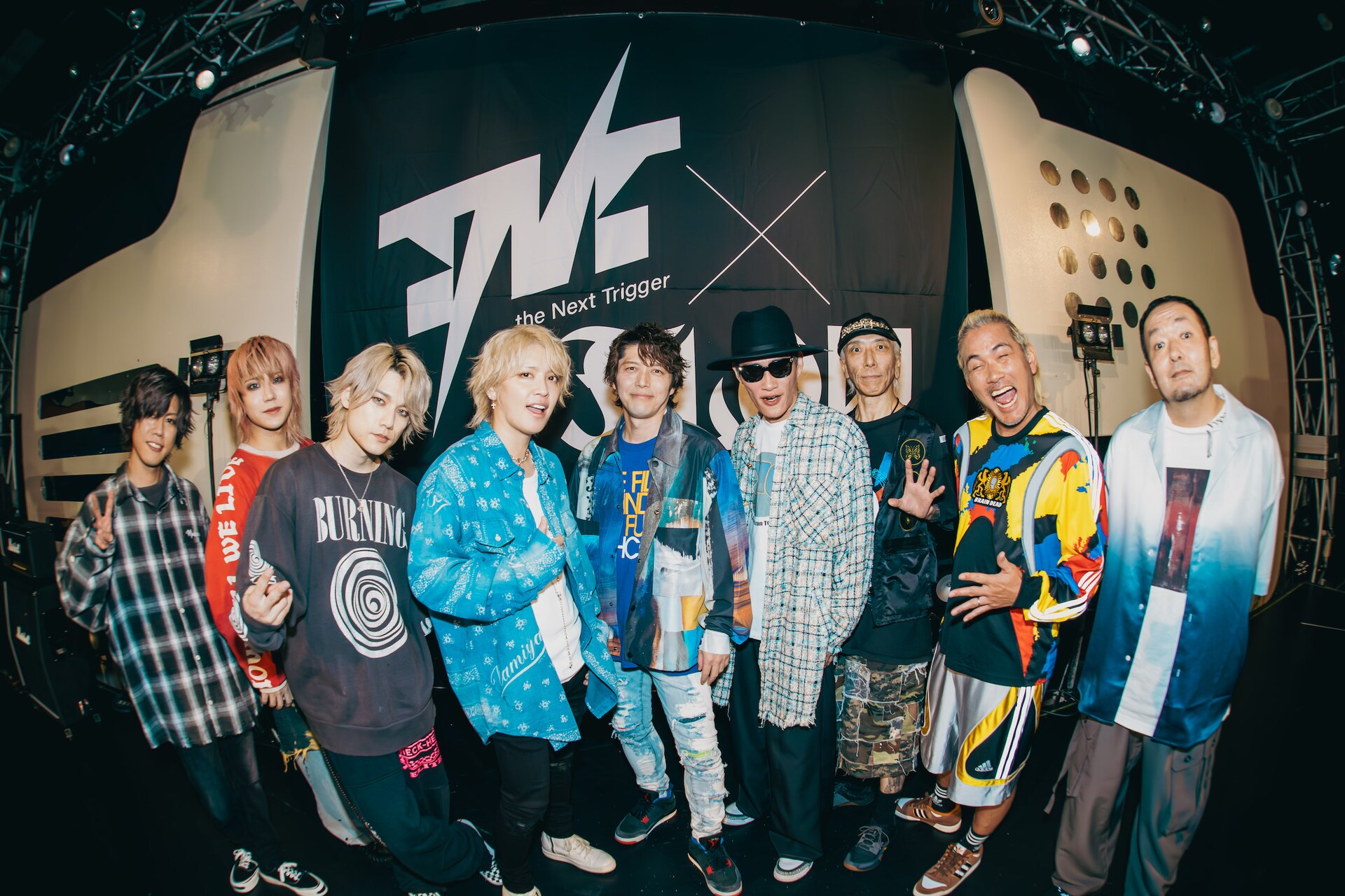 手越祐也　2020年12月　クリスマスバンケット　Tシャツ　宅配ビニール袋 戦いの場はフィールドからライブハウスへ！手越祐也擁するT.N.TとFLOW