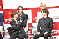 前列左から大橋和也、寺西拓人、後列左から上田竜也、川島如恵留。