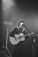 畳野彩加（Vo, G）（撮影：新家菜々子）