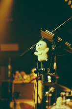 Homecomingsのグッズ「Little Friends」キーホルダー。（撮影：新家菜々子）