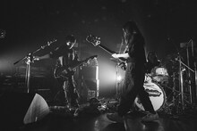 福富優樹（G）と関根史織（B / Base Ball Bear）。（撮影：新家菜々子）