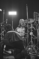 福富優樹（G）とYUNA（Dr / ex. CHAI）。（撮影：新家菜々子）