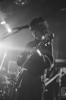 畳野彩加（Vo, G）（撮影：新家菜々子）