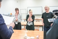 左からタテ・マエ、ココ・パーティン・ココ、渡辺淳之介。