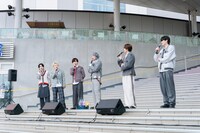 DXTEEN。ダイバーシティ東京プラザで行われた、2ndアルバム「Heart Beat」リリース記念イベントより。