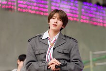 大久保波留（DXTEEN）。ダイバーシティ東京プラザで行われた、2ndアルバム「Heart Beat」リリース記念イベントより。