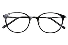 目黒蓮（Snow Man）がCMで着用しているZoffのメガネ（ブラック）。品番はZJ71017-B-1。