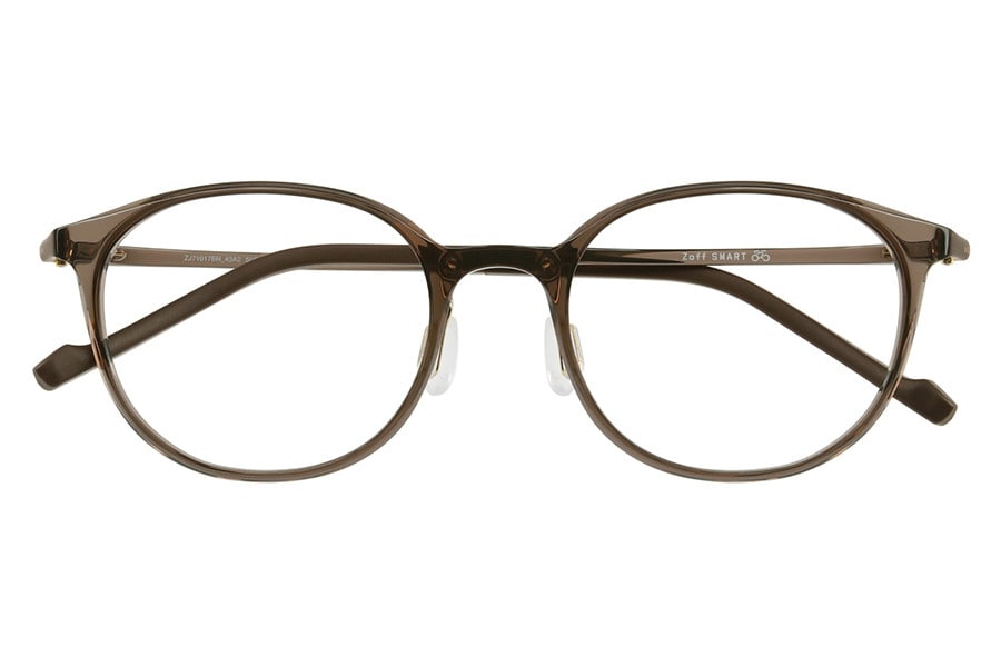 目黒蓮（Snow Man）がCMで着用しているZoffのメガネ（ブラウン）。品番はZJ71017-43A2。