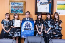 タイトル未定と及川秀一郎安平町長。