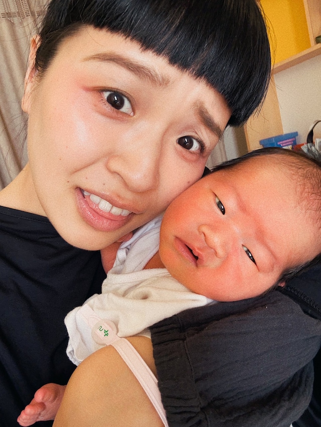 チャラン・ポ・ランタン小春と息子の輝音。