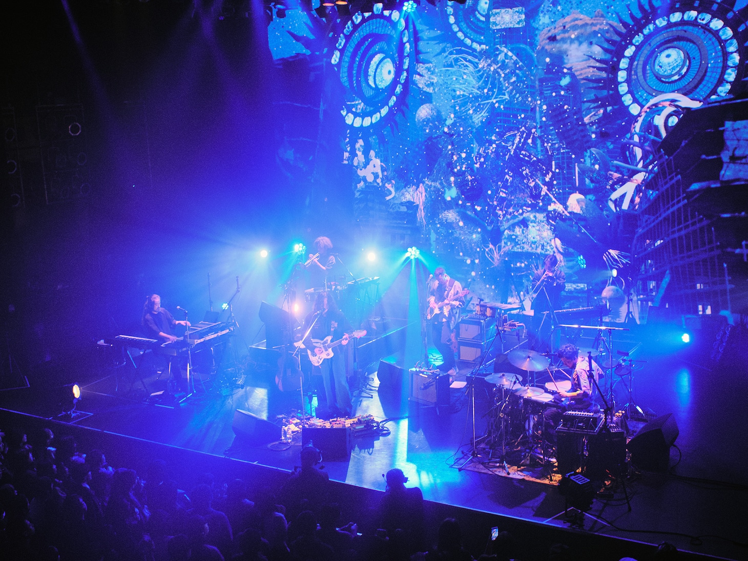 「ROTH BART BARON "LOST AND FOUND" TOUR」ファイナル公演の様子。