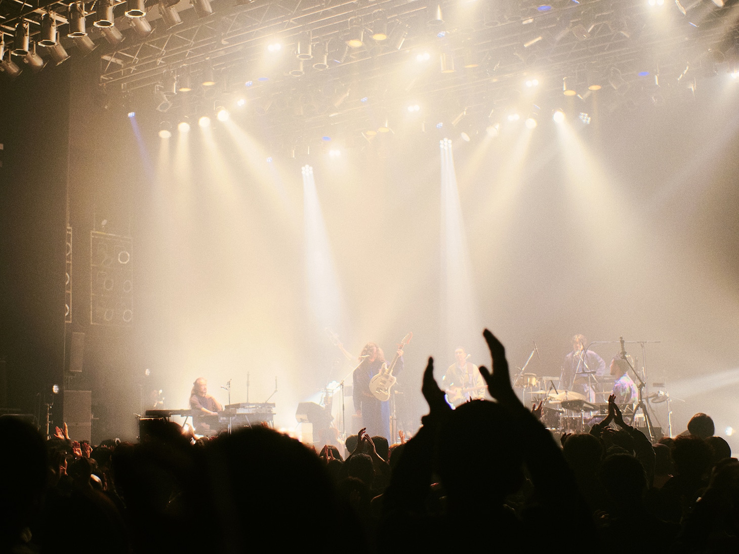 「ROTH BART BARON "LOST AND FOUND" TOUR」ファイナル公演の様子。