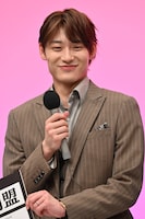 笑顔の髙松アロハ（超特急）。