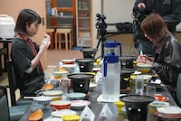 「WACK合同オーディション2026」5日目夕食の様子。