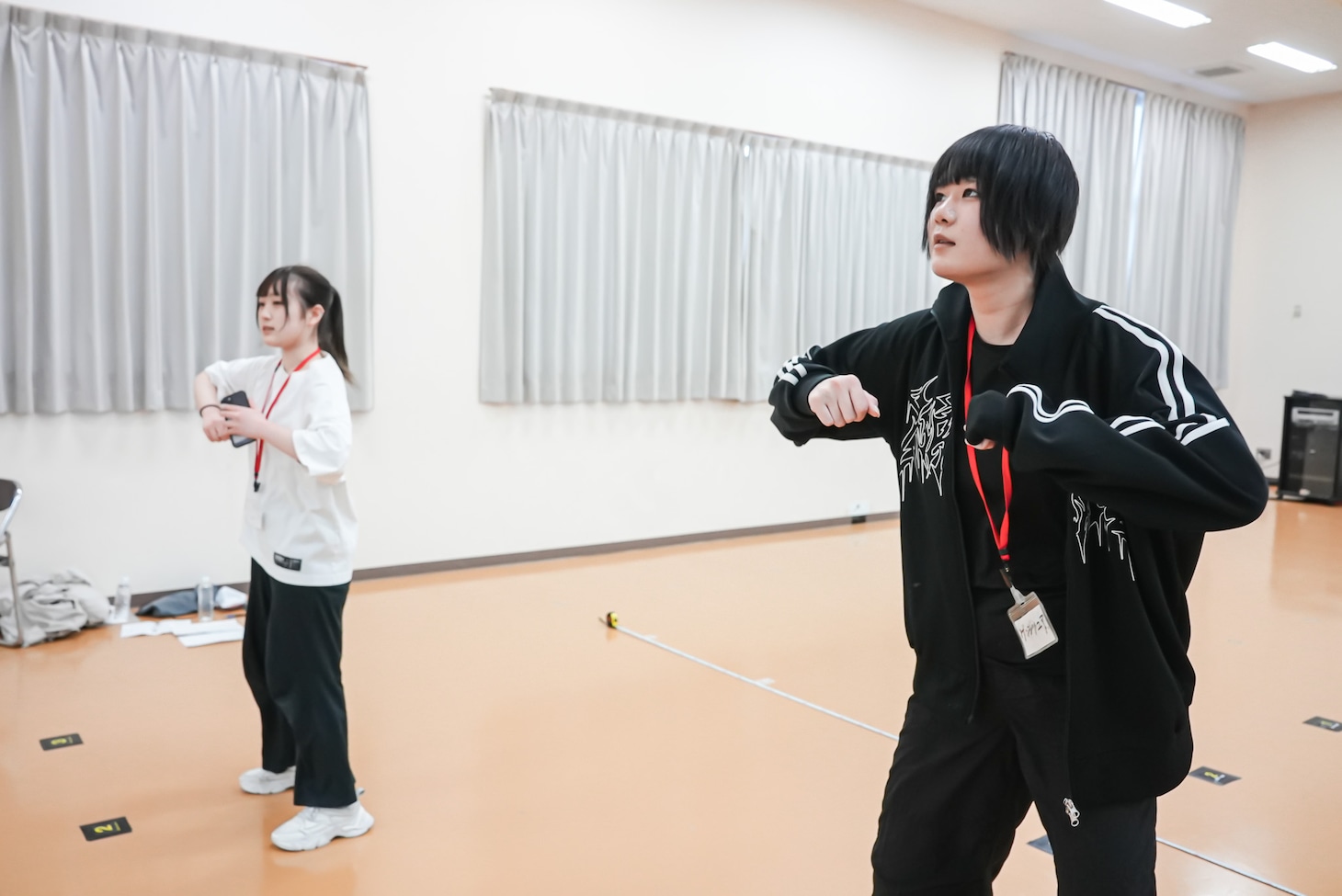 練習中のタテ・マエ、ゲンジツユア。