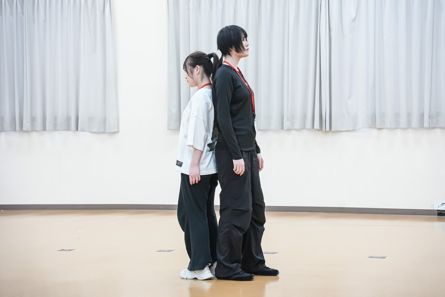 タテ・マエ、ゲンジツユア。