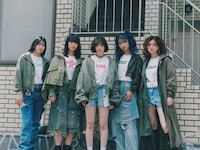 Re:inc.のパフォーマンスメンバー。左からLIKO、SAKI、NENE、RANA、VALE。
