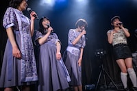 Negiccoとの競演に大喜びのreina（右端）。