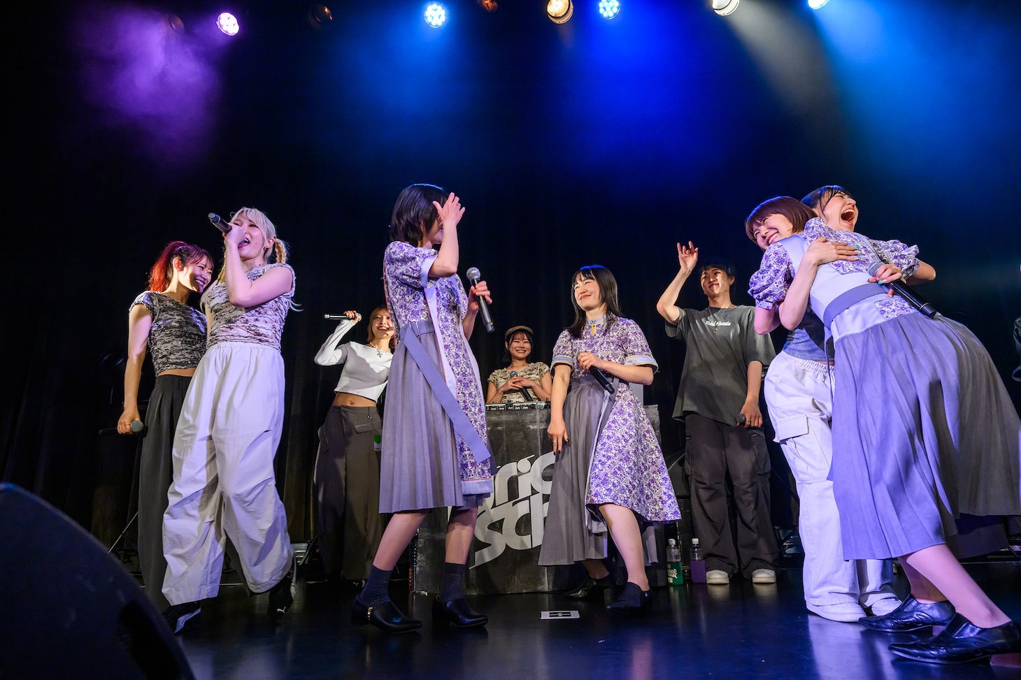 「IDOL SONG RAP」でコラボするリリネギ。