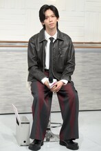 着席した船津稜雅（超特急）。