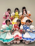 本日3月27日深夜に放送される日本テレビ系「バズリズム02」で「魔法のアンブレラ」を披露するStraight Angeli。