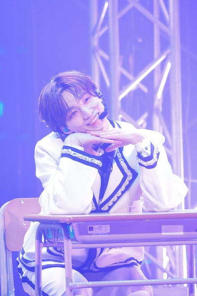 志賀李玖。「ICEx 3rd Anniversary Concert 2026 "ICEx School"」より。