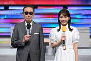 「ミュージックステーション」MCのタモリ、鈴木新彩テレビ朝日アナウンサー。
