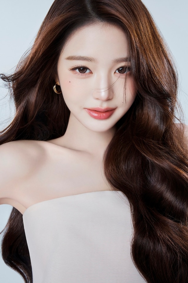 「KERASTASE（ケラスターゼ）」の日本ローカルアンバサダーに就任するウォニョン（IVE）。