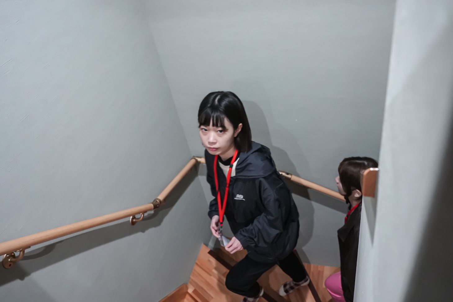 渡辺淳之介を探す候補生たち。