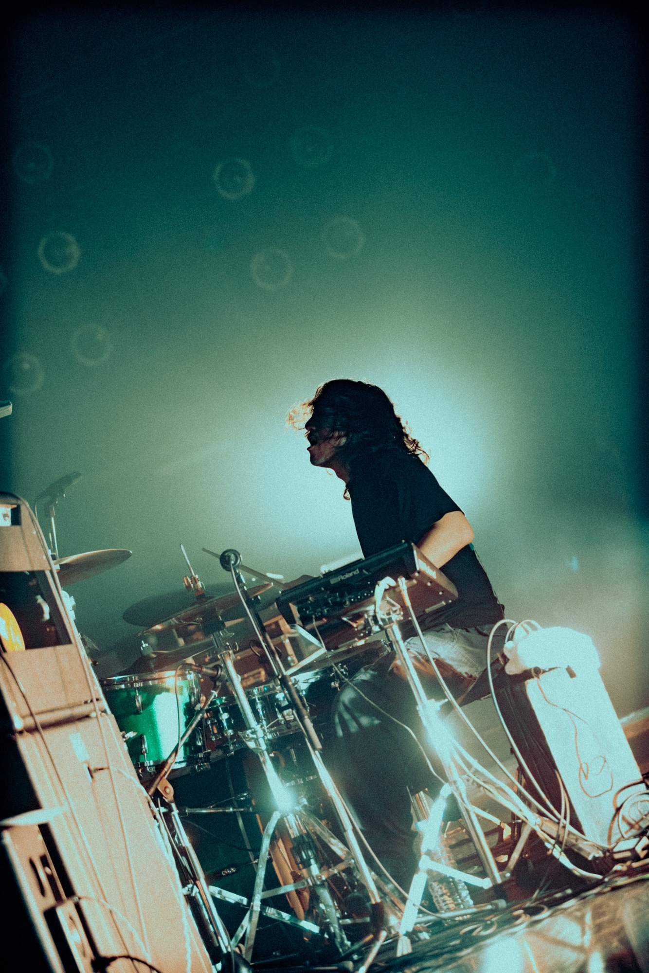 東克幸（Dr）（撮影：稲垣ルリ子）