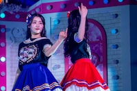 左から杏ジュリア、坂井仁香。