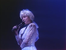 中森明菜のライブ映像を3本連続放送、デビュー44周年記念日に