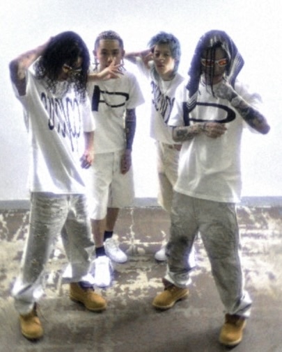 「pop yours original」ルック