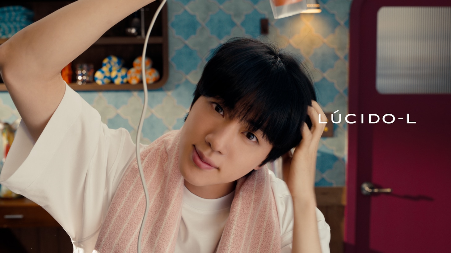 Jinが出演する「アルガンリッチオイルシリーズ」新CMより。