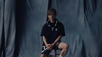 木村拓哉が出演するゴルフアパレルブランド・MARK ＆ LONAの新Web CM「LEGACY OF THE ICON」編より。