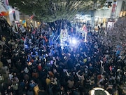 「戦争反対」の声とハウスミュージックが交差──ブロックパーティ「DROP BASS NOT BOMBS」で体感したポジティブな力