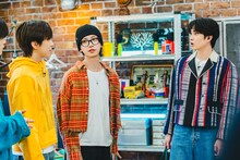 左からWOONHAK、JAEHYUN、志尊淳。（Photo by Yukiya Kanda）