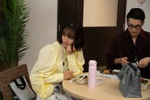 「あざとかわいいワタシが優勝」より、大友花恋演じる琴音。©︎TOKYO MX