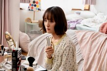 「あざとかわいいワタシが優勝」より、大友花恋演じる琴音。©︎TOKYO MX