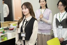 「あざとかわいいワタシが優勝」より、桜井玲香演じるなず奈。©︎TOKYO MX