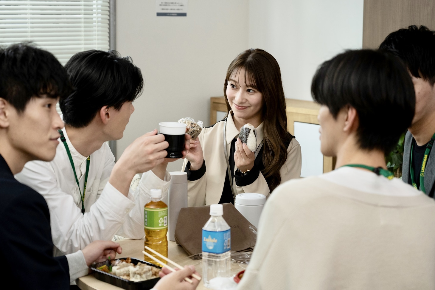 「あざとかわいいワタシが優勝」より、桜井玲香演じるなず奈（中央）。©︎TOKYO MX