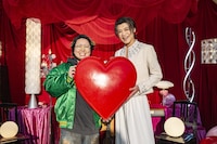 新浜レオン（右）とこっちのけんと（左）