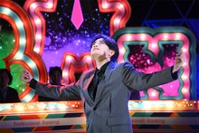 「プロフェッショナルランキング」のプレゼンターを務める中島健人、ⒸTBS