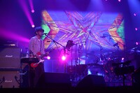 奥田民生「MTRYツアー2026 “春 Ooh La La”」昭和女子大学人見記念講堂公演の様子。（撮影：三浦憲治 [ライトサム]）