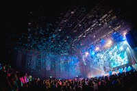 AsIs「2nd YEAR ANNIVERSARY LIVE -Start line-」の様子。（撮影：ミヤタショウタ）