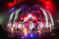AsIs「2nd YEAR ANNIVERSARY LIVE -Start line-」の様子。（撮影：ミヤタショウタ）