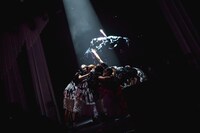 AsIs「2nd YEAR ANNIVERSARY LIVE -Start line-」の様子。（撮影：ミヤタショウタ）